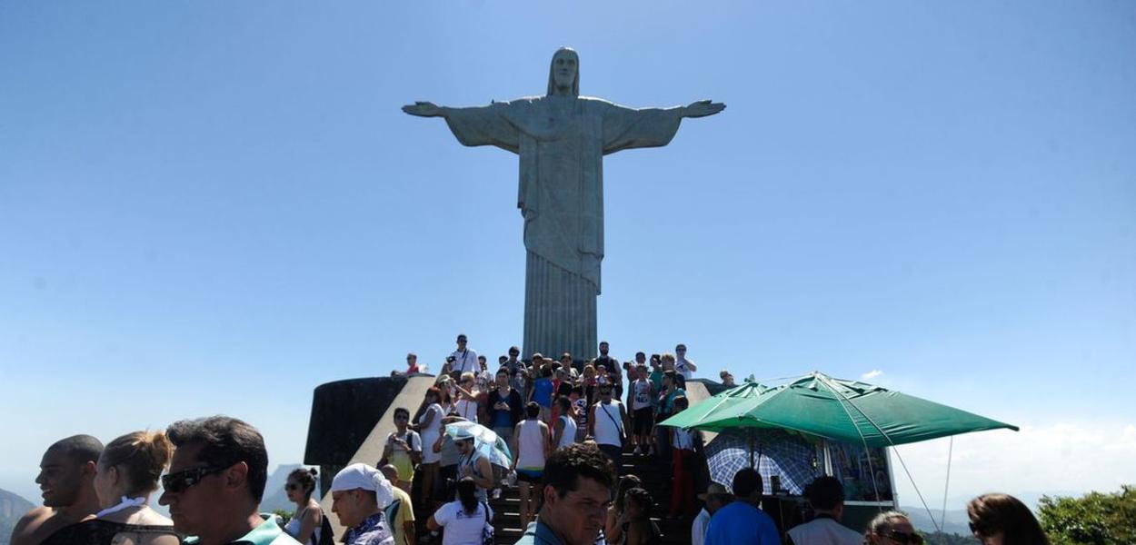 Turistas no Cristo Redentor, Rio de Janeiro